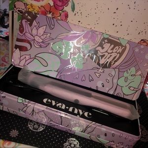 COPY - Eva Nyc limited edition flat iron new in special edition case ulta exclu…
